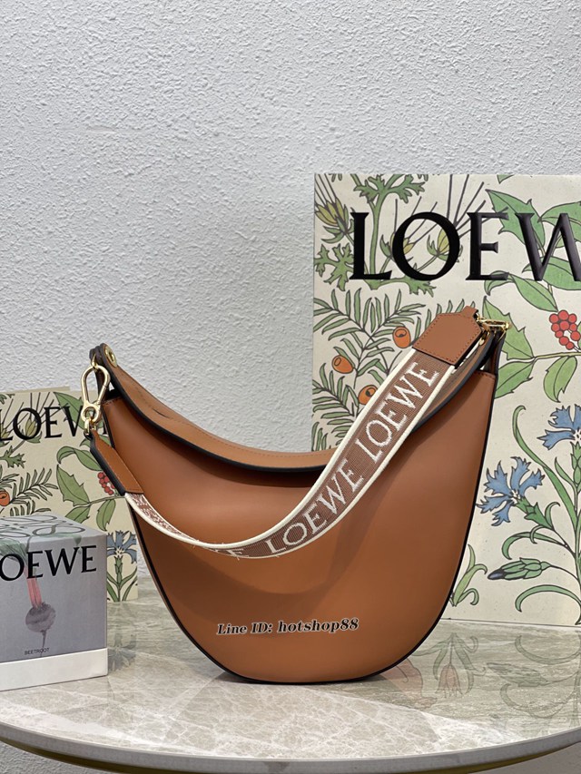 Loewe專櫃最新Luna系列月亮包 羅意威全皮肩背包腋下包 10195 lyw1442